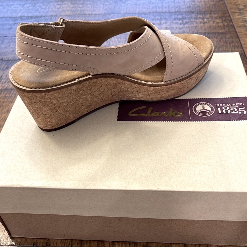 Clarks sandal, sand nubuck, sz 8.5